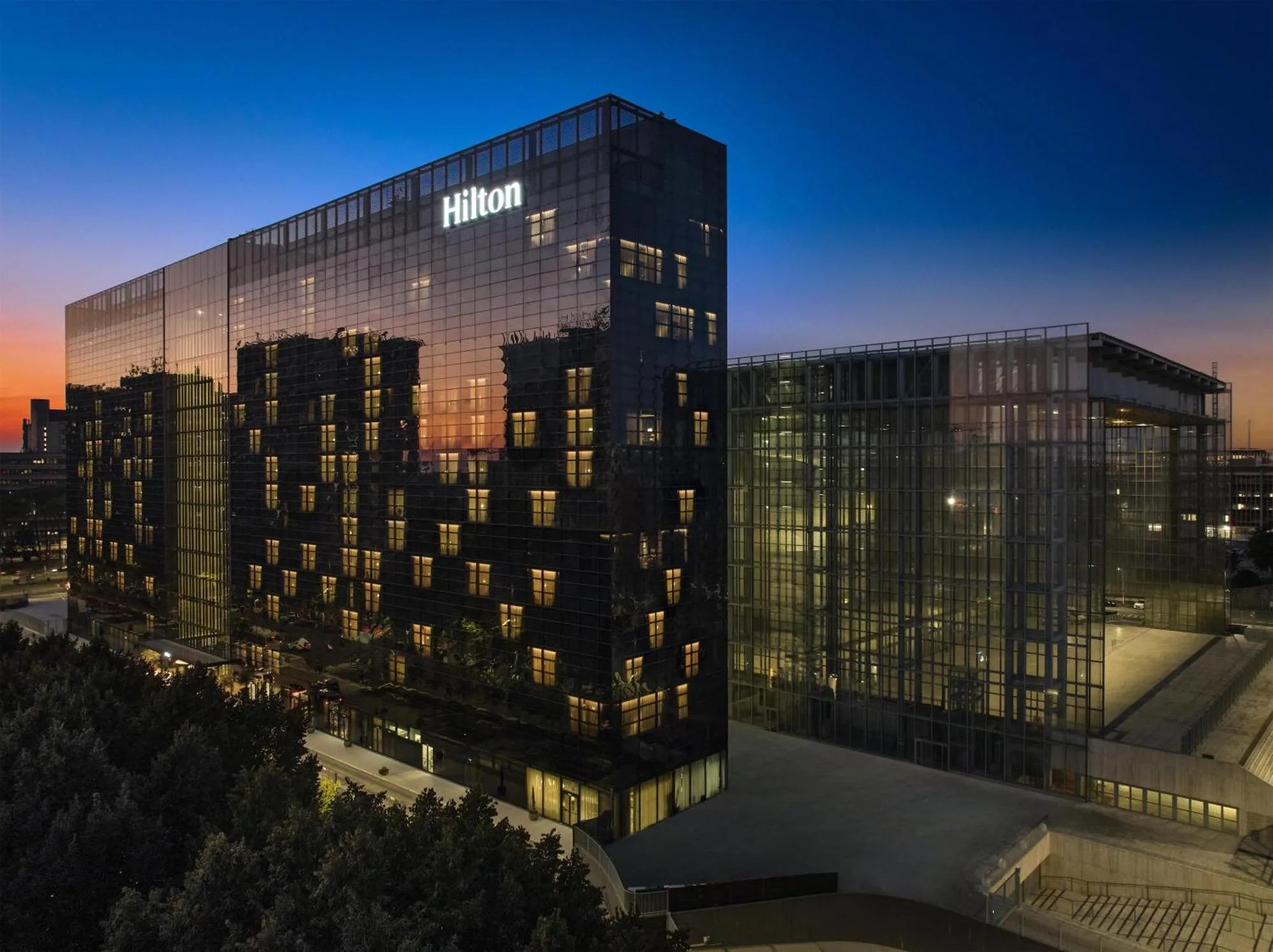 Hilton La Lama